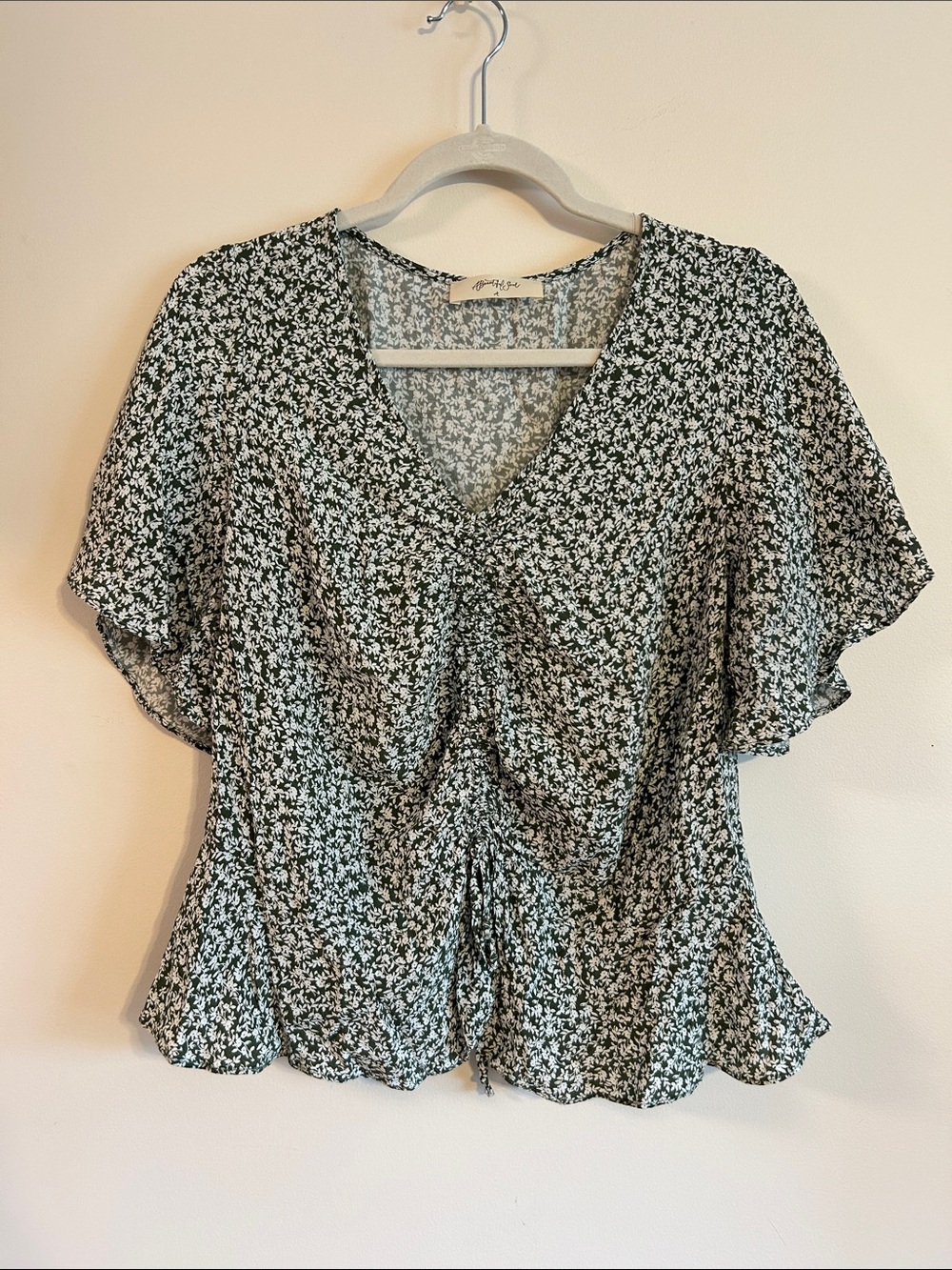 ARULA Green & White Floral V-Neck Drawstring Blouse-Size A (1X-16/18)